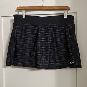 Nike Gray Pattern Athletic Skirt